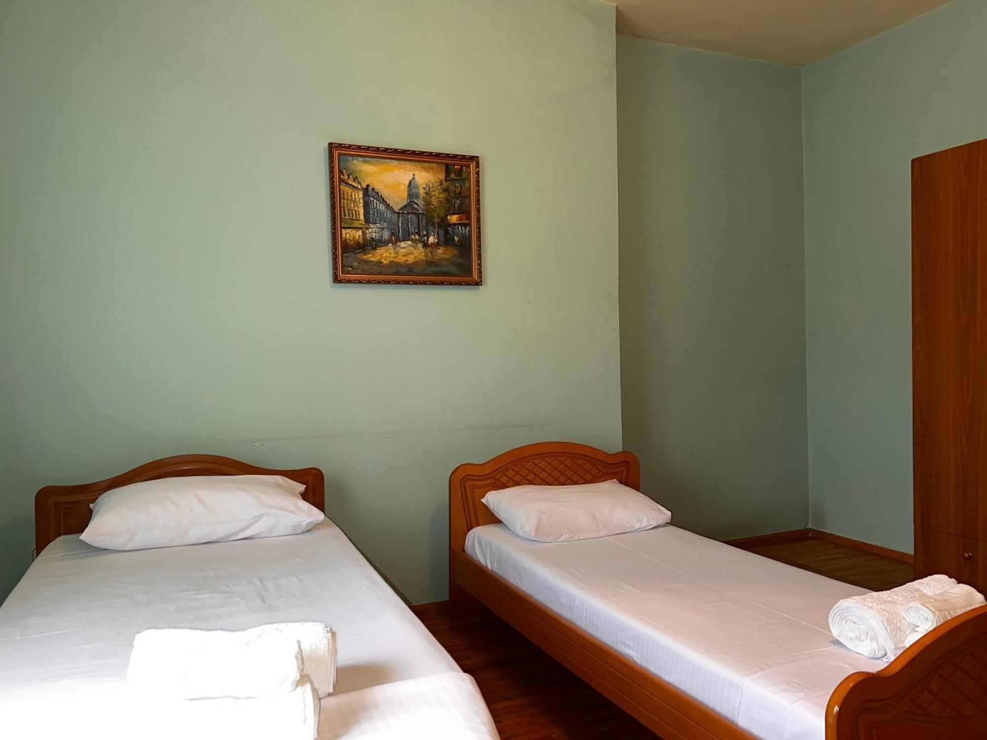 Berat Private Room In Haxhialiu Villa Bagian luar foto