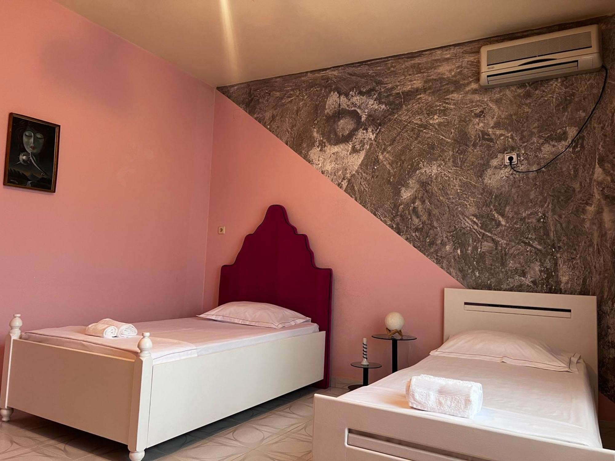 Berat Private Room In Haxhialiu Villa Bagian luar foto